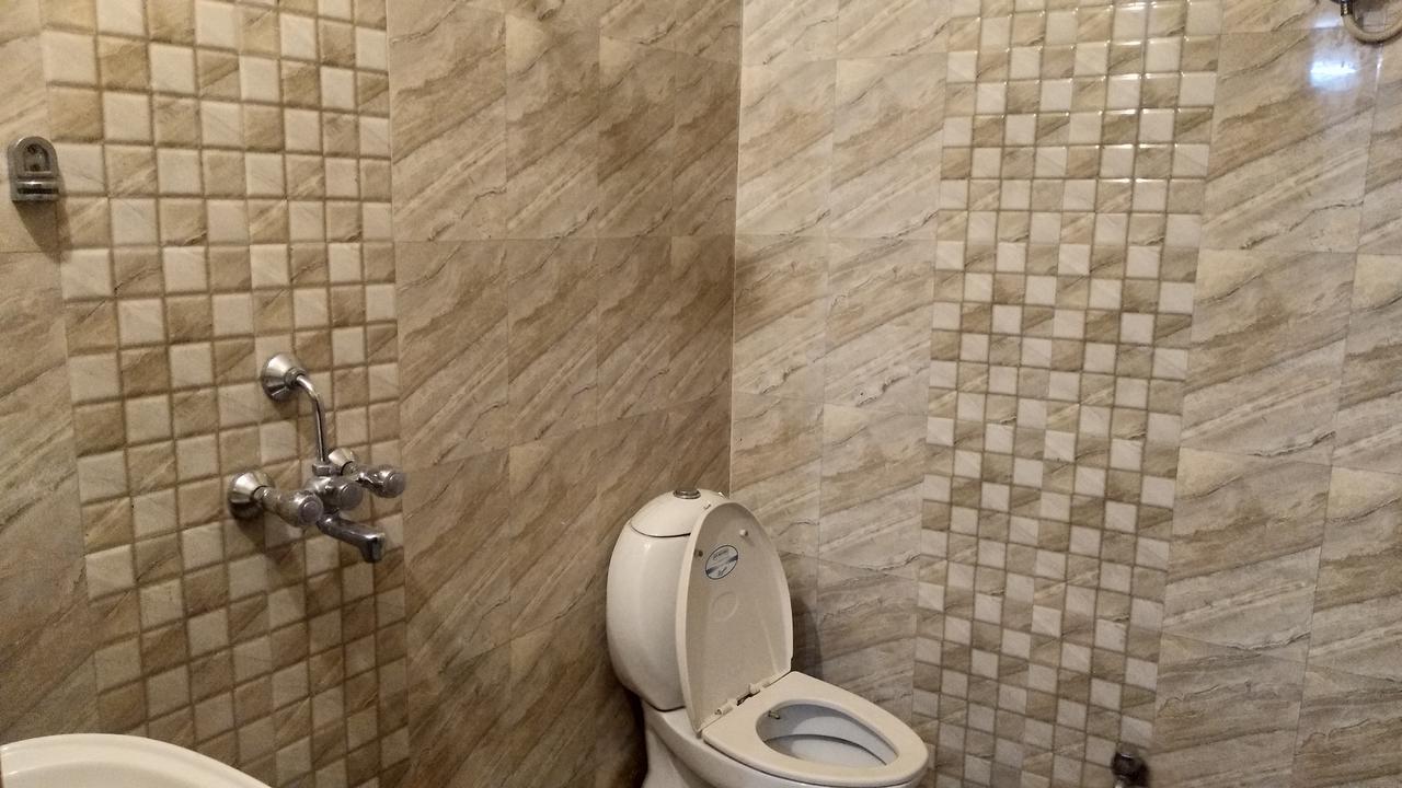 Om Shanthi Paying Guest House فاراناسي المظهر الخارجي الصورة
