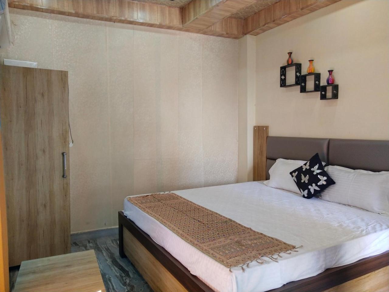 Om Shanthi Paying Guest House فاراناسي المظهر الخارجي الصورة